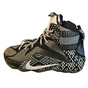 Nike LeBron XII 12 BHM GS Basketball Shoes Black‎ White 6.5 Youth Boys